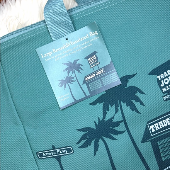 Trader Joe’s Dusty Blue Insulated Tote Bag – Limited Edition - Picture 2 of 4